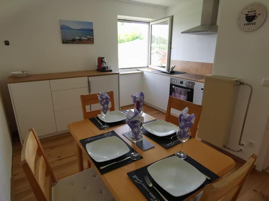 Wohnung Mit Ausblick Im Allgaeu Mit 2 Schlafzimmern Marktoberdorf Bagian luar foto